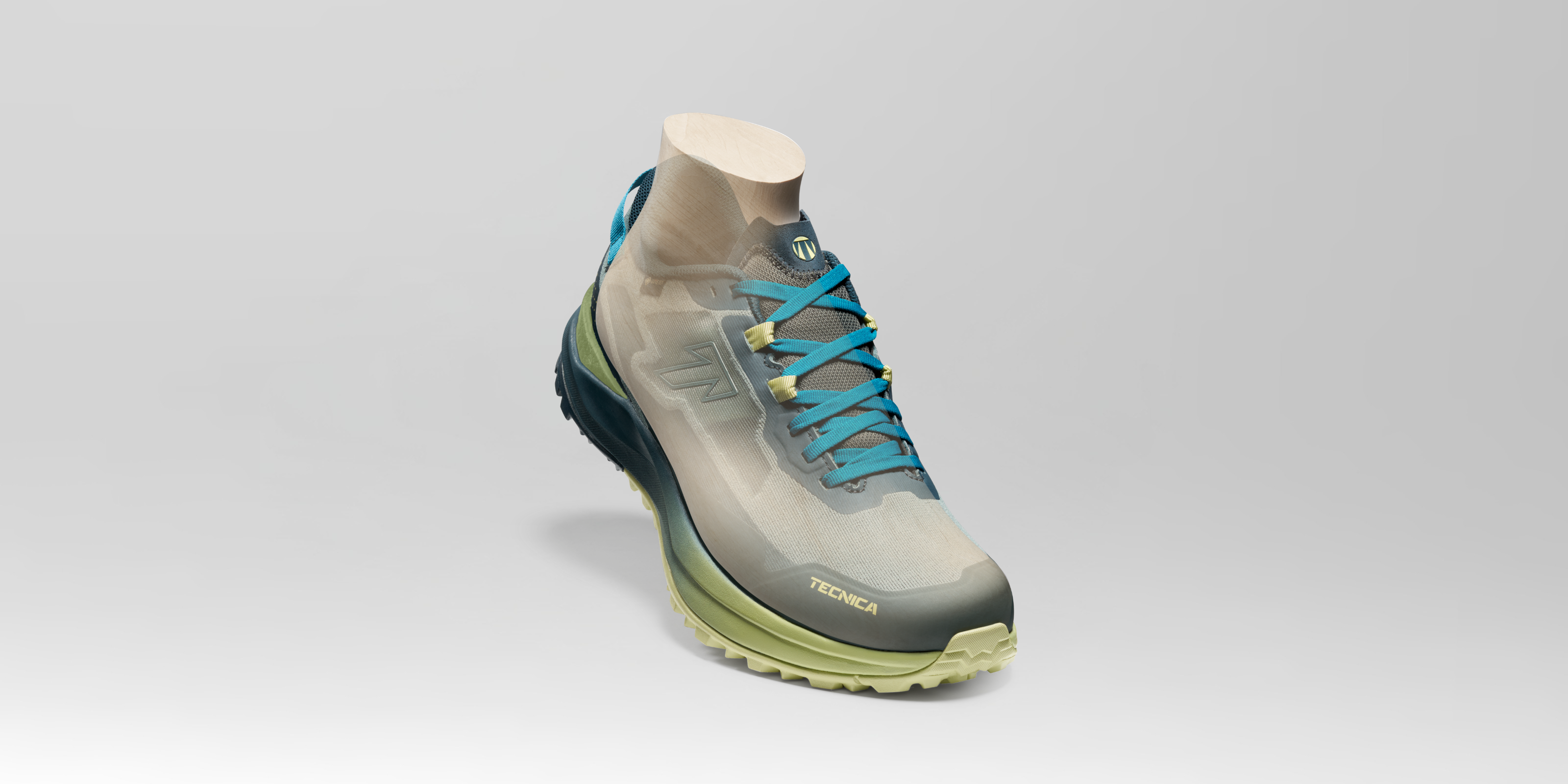 SPECIFIC FAST HIKING COMFORTABLE FIT